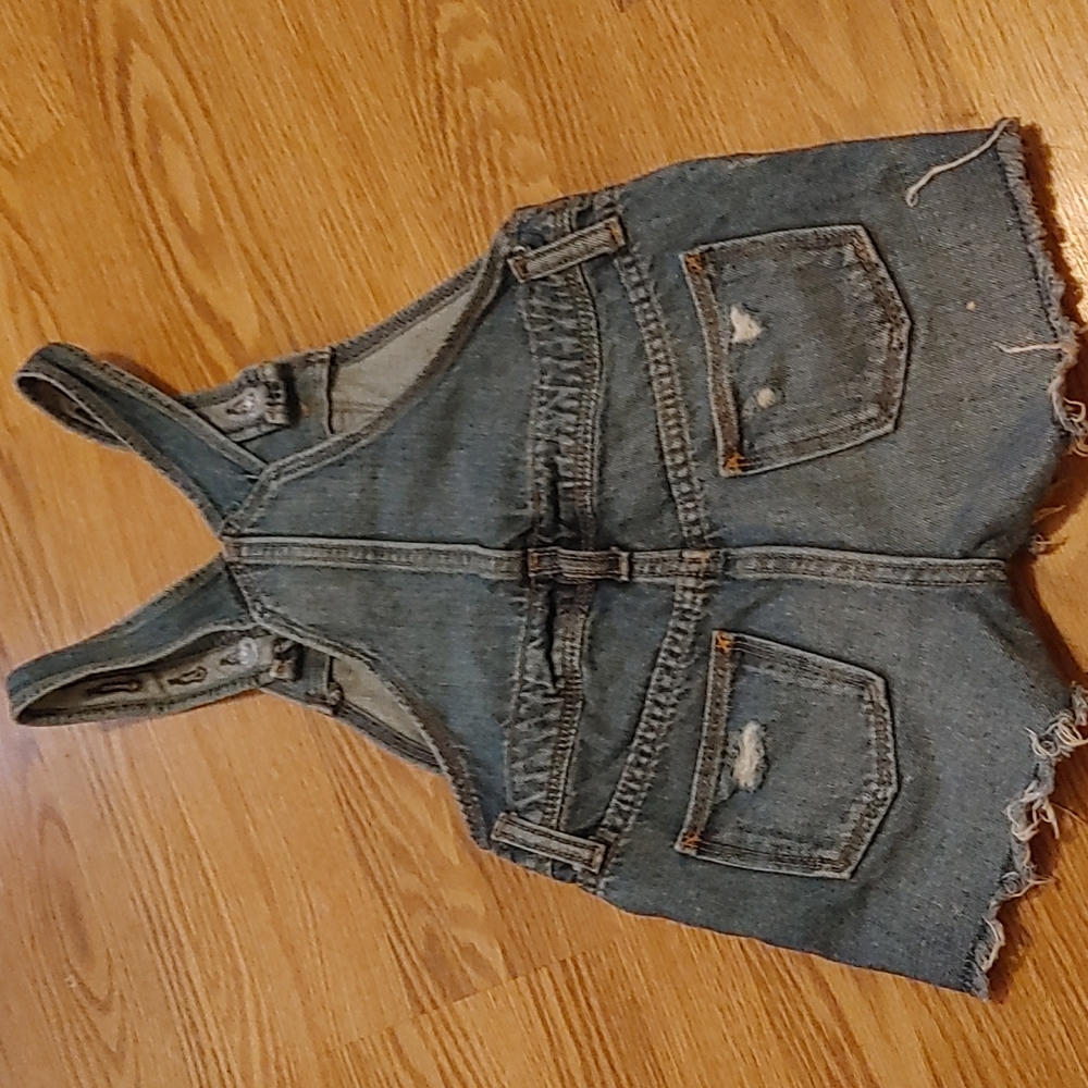 Distressed Short Overalls - Picture 4 of 5